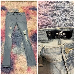 Size 7 (short) Hollister Skinny Jeans / Ripped Jeans / Womens Jeans